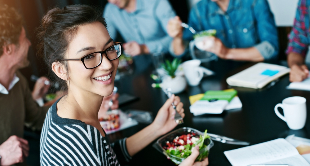 Pranzo sano da portare a lavoro: 5 idee facili e bilanciate